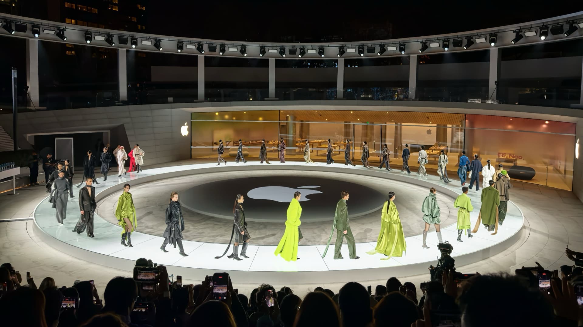 Apple-50-year-anniversary-Jingan-Shanghai-Feng-Chen-Wang-fashion-show-wide