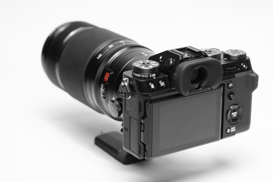 Fujifilm X-T5 Overall_layout_is_very_similar_to_the_X-T4