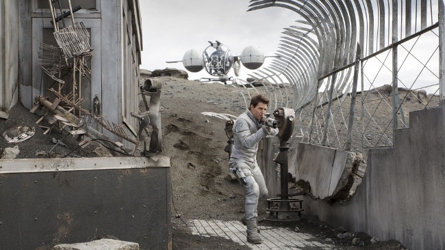 Still from the 2012 motion picture Obilvion starring Tom Cruise Relativity / Universal Pictures