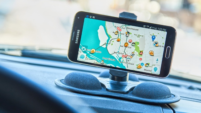Samsung phone/car dashboard graphic by www.shutterstock.com Shutterstock / RedShark News