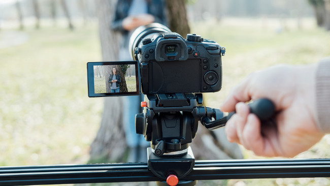 Camera slider graphic by www.shutterstock.com Shutterstock / RedShark News