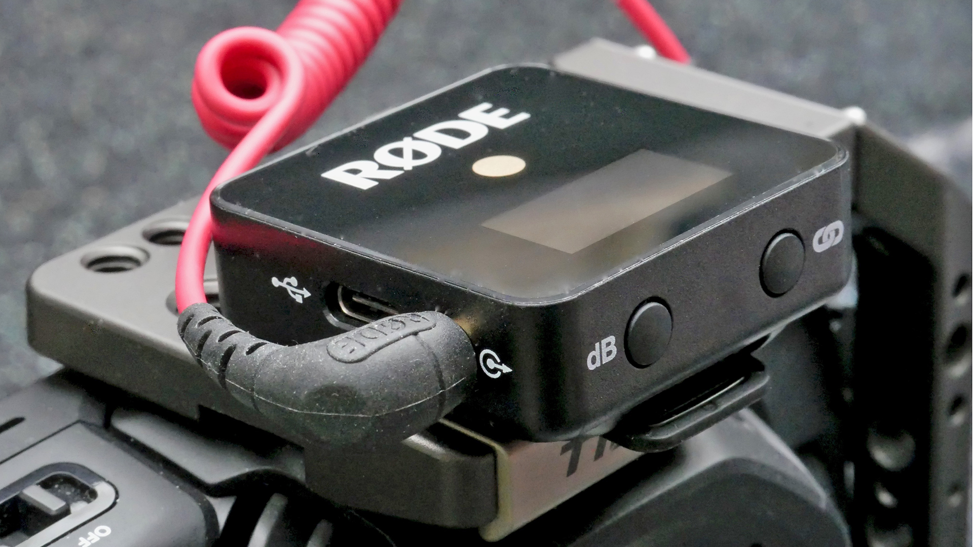 The tiny RØDE Wireless GO could be the most ridiculously