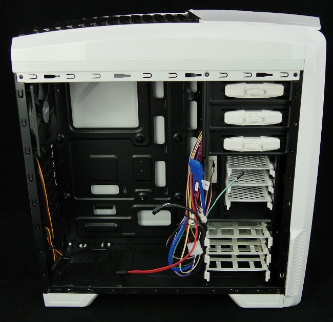 Aerocool_GT-A_drive_bays_rs.JPG