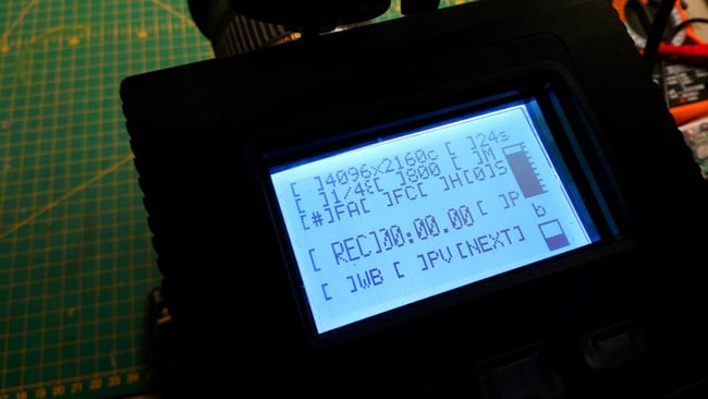 The LCD user interface for fundamentals such as frame size, sensitivity and rate. The # mark next to FA, for Focus Assist, indicates the selected option. It's very slow.jpg