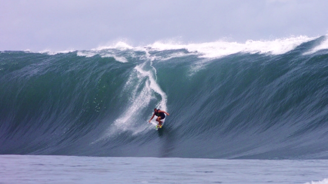 Teahapoo - surfing in slow motion Chris Bryan