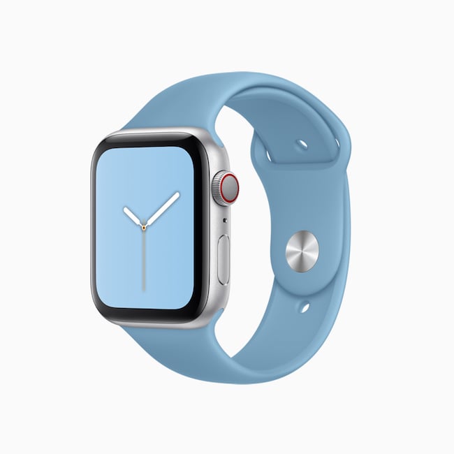 apple-watchos6_summer-sports-band-cornflower_060319.jpg