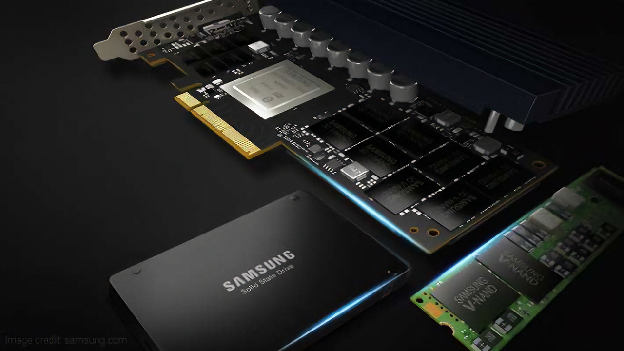 X*G様 SSD370S他まとめて3個 Now you can buy huge SSDs that are bigger than any hard drive. For