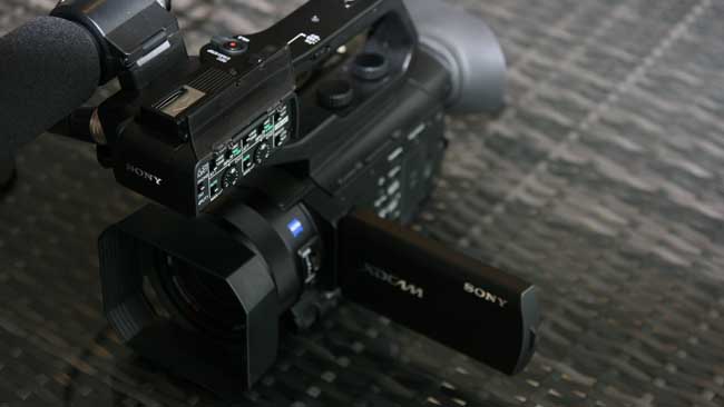 New Sony X70 - a 20 megapixel 4K-upgradable XDCAM. Our first hands