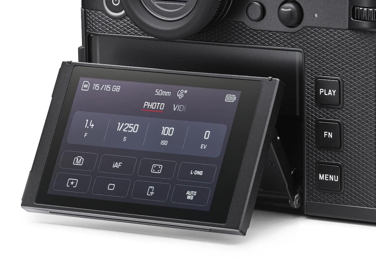 Leica_SL3-P_display_photo_LoRes