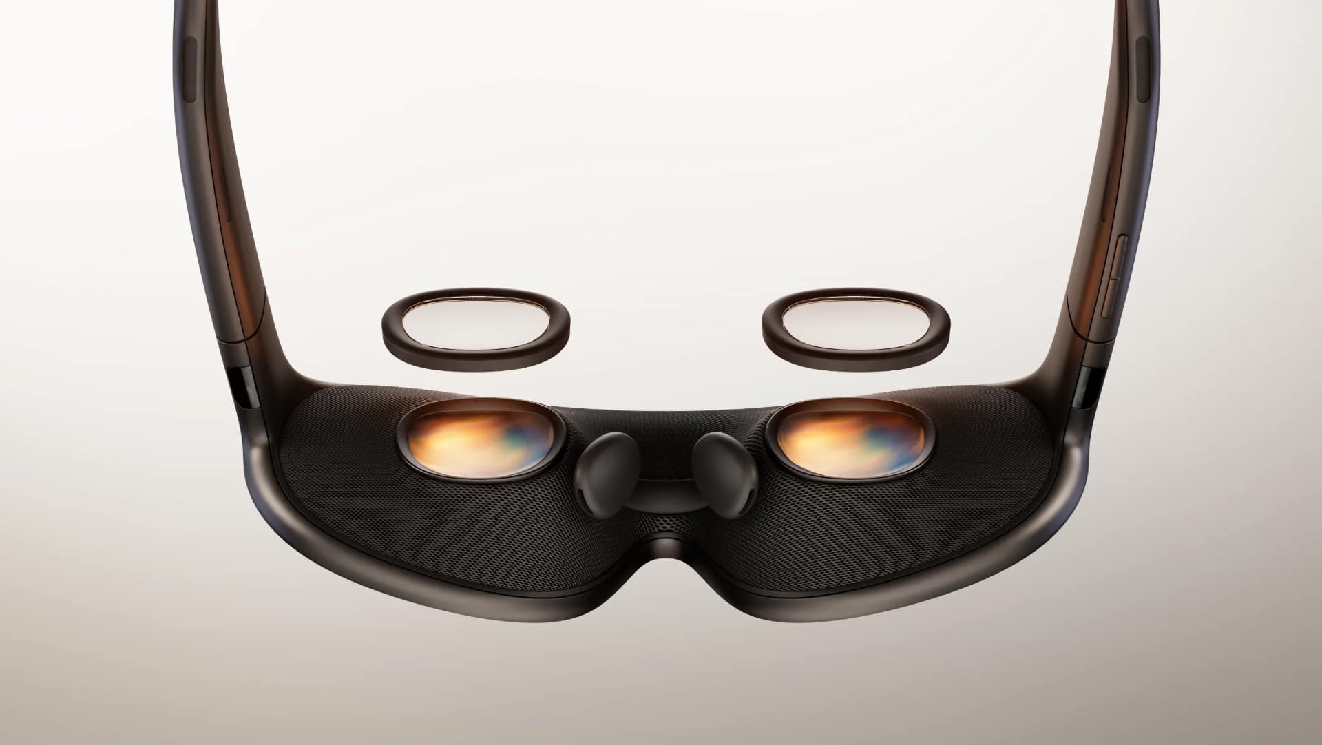 Meta VR Glasses pancake lens assembly with removable light-blocker inserts and nose bridge visible