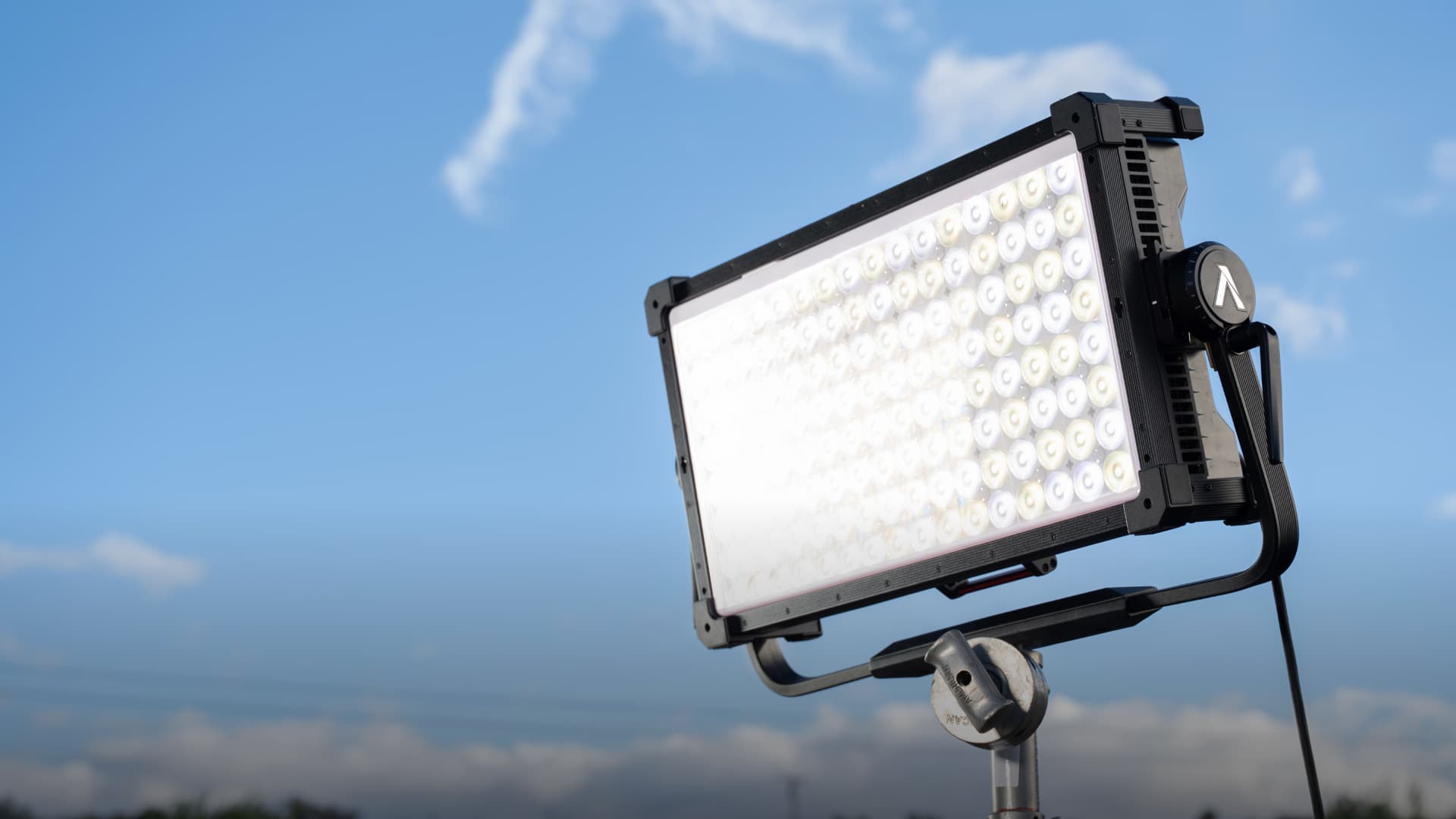 aputure NOVA9_16x9_Clean