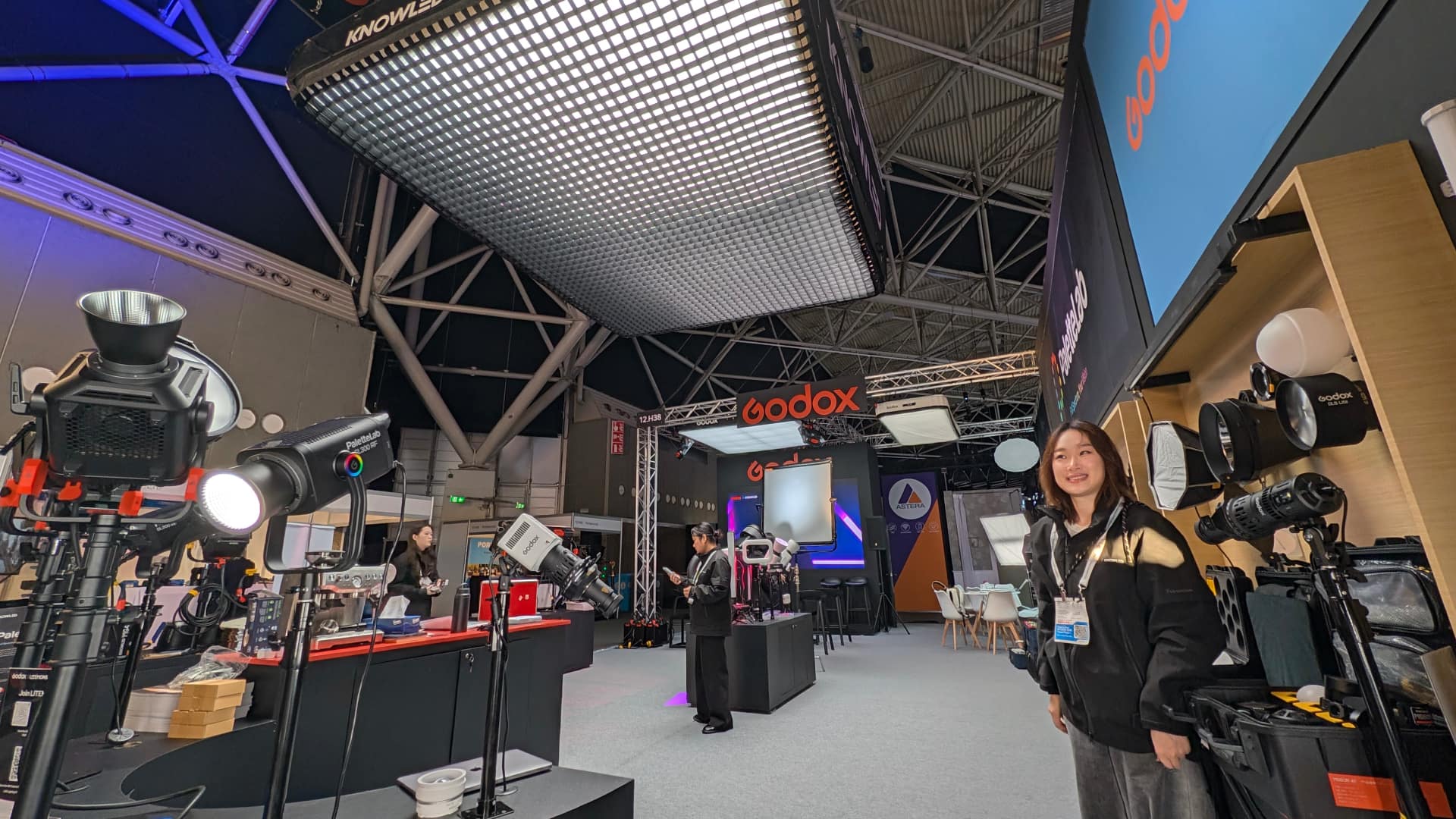ibc godox Ally Xiong