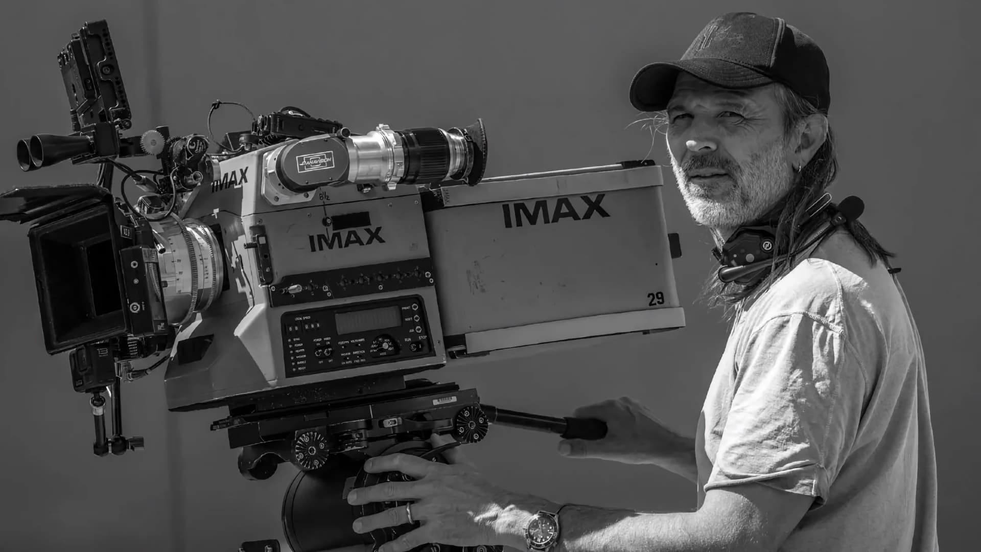 Cinematographer Linus Sandgren on the set of Dune Part 3
