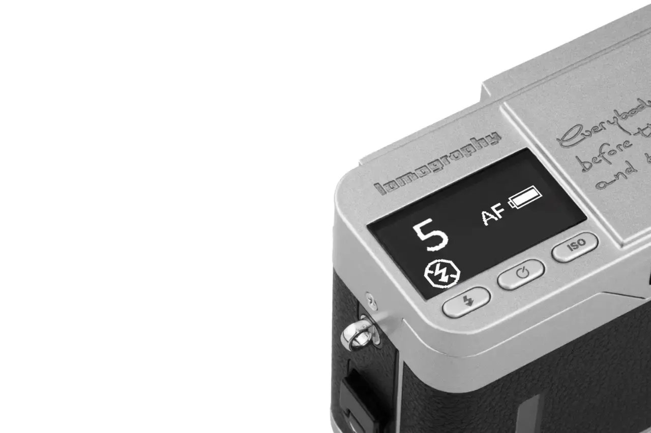 lomo-mca__silver__lcd-screen__on-white