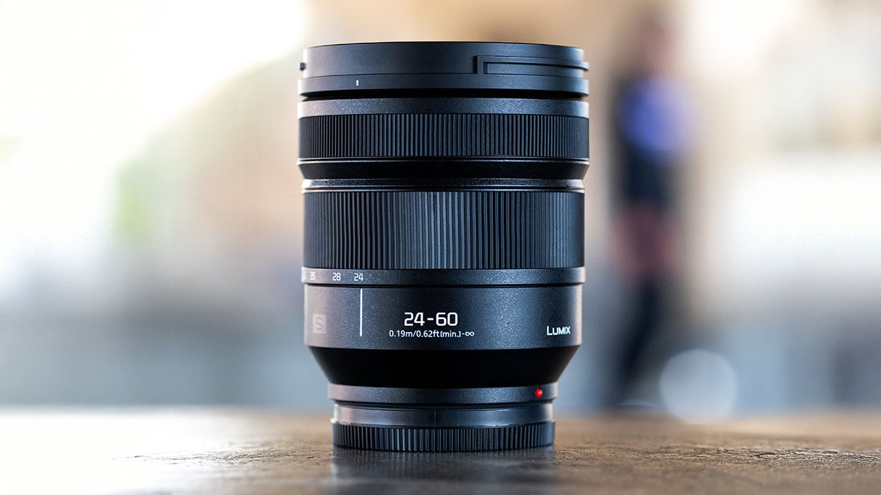 lumix-lens-S-E2460-lifestyle