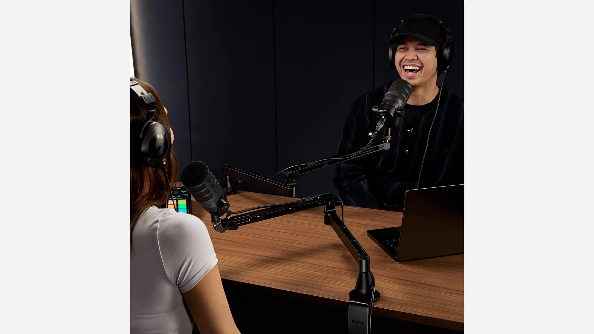 rode-lpa1-on-table-podcasters