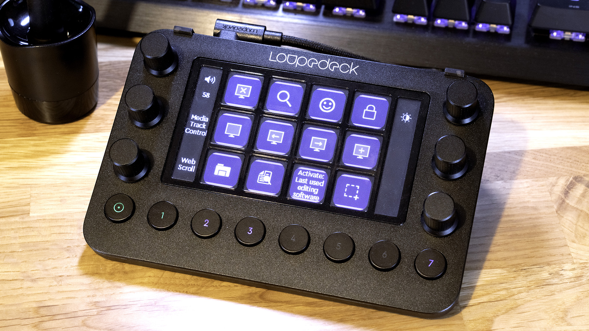 Loupedeck CT Stand and Jog Dial 