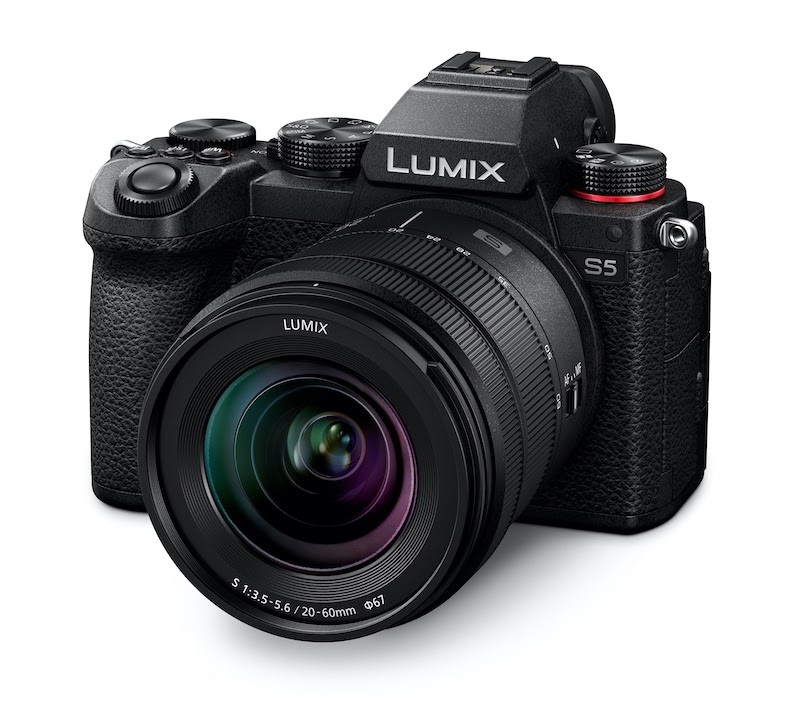 The Panasonic S5 with the new 20-60mm f/3.5-5.6 kit lens. Image: Panasonic.