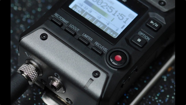 Zoom F1 Field Recorder with Lavalier Microphone