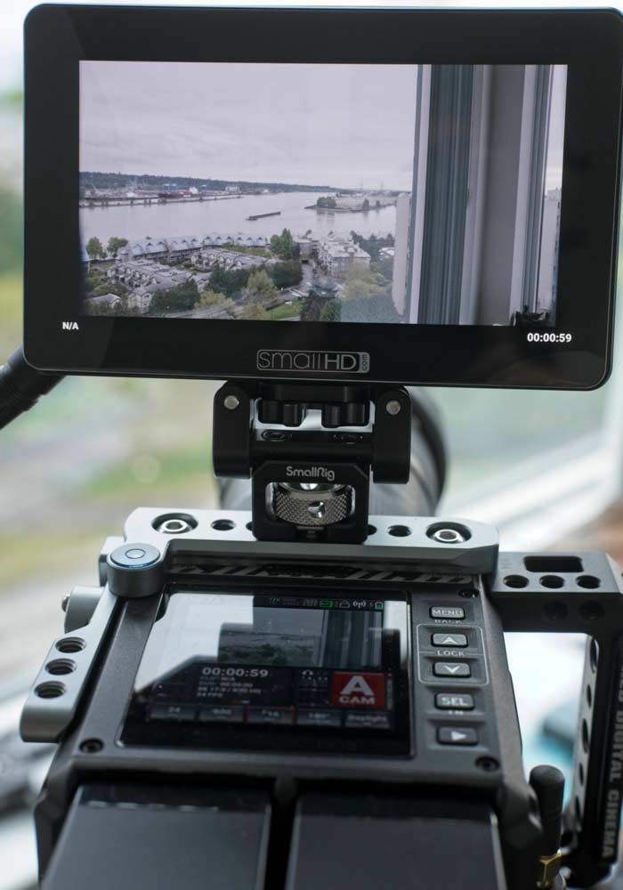 SmallHD 모니터가있는 Red Komodo