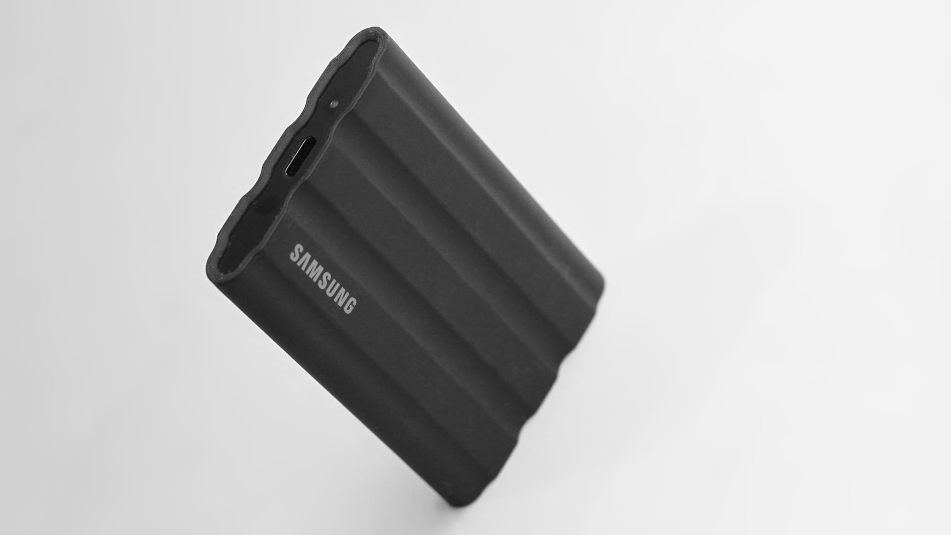 Samsung Portable SSD T7 Shield 4TB Review: Pro-Grade USB-C Storage - PC  Perspective