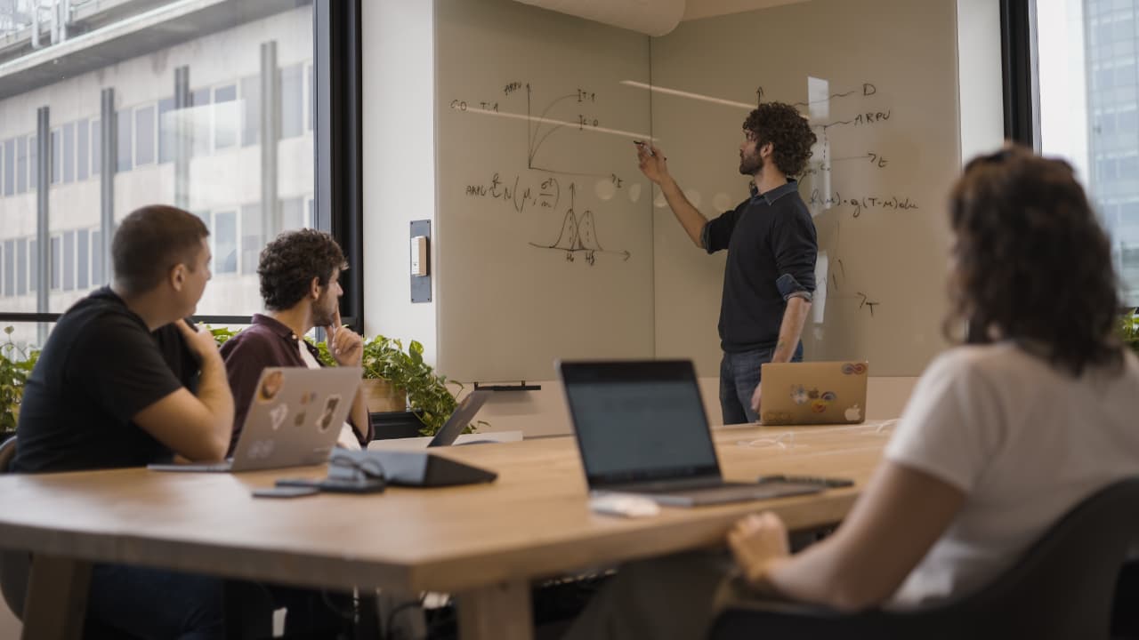 Pic: 'Spooners' supplied by Bending Spoons