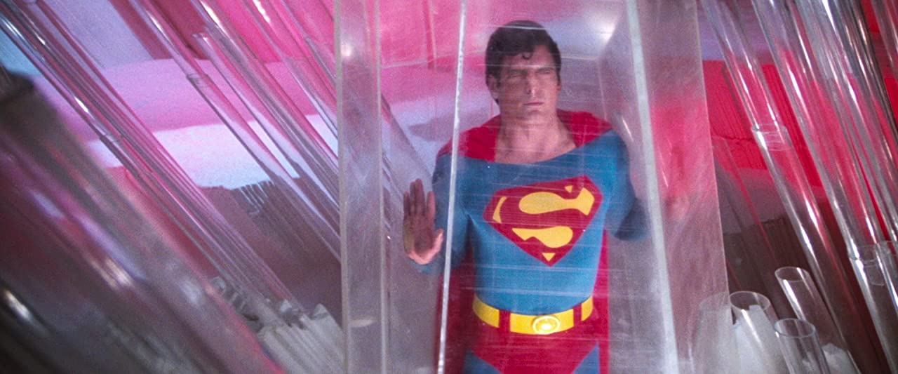 Superman loses his powers. Image: Warner Bros.