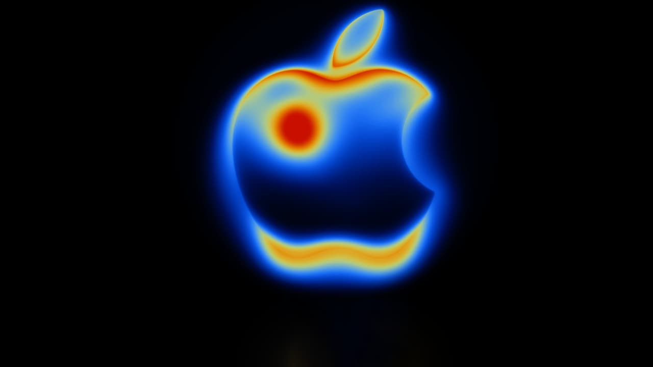 The Apple Event image on its site includes an Easter Egg simulating thermal tracking. A clue?