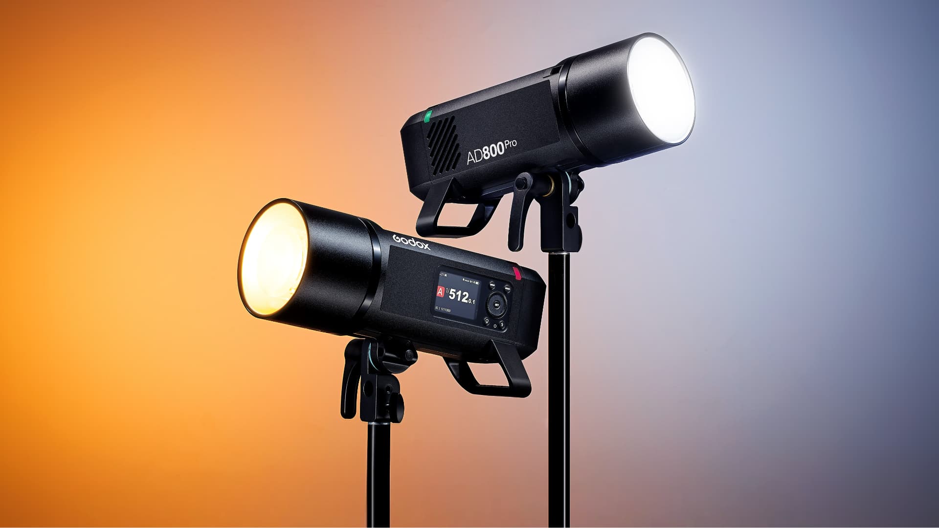 The new AD800Pro provides 800 W of monolight power on batteries