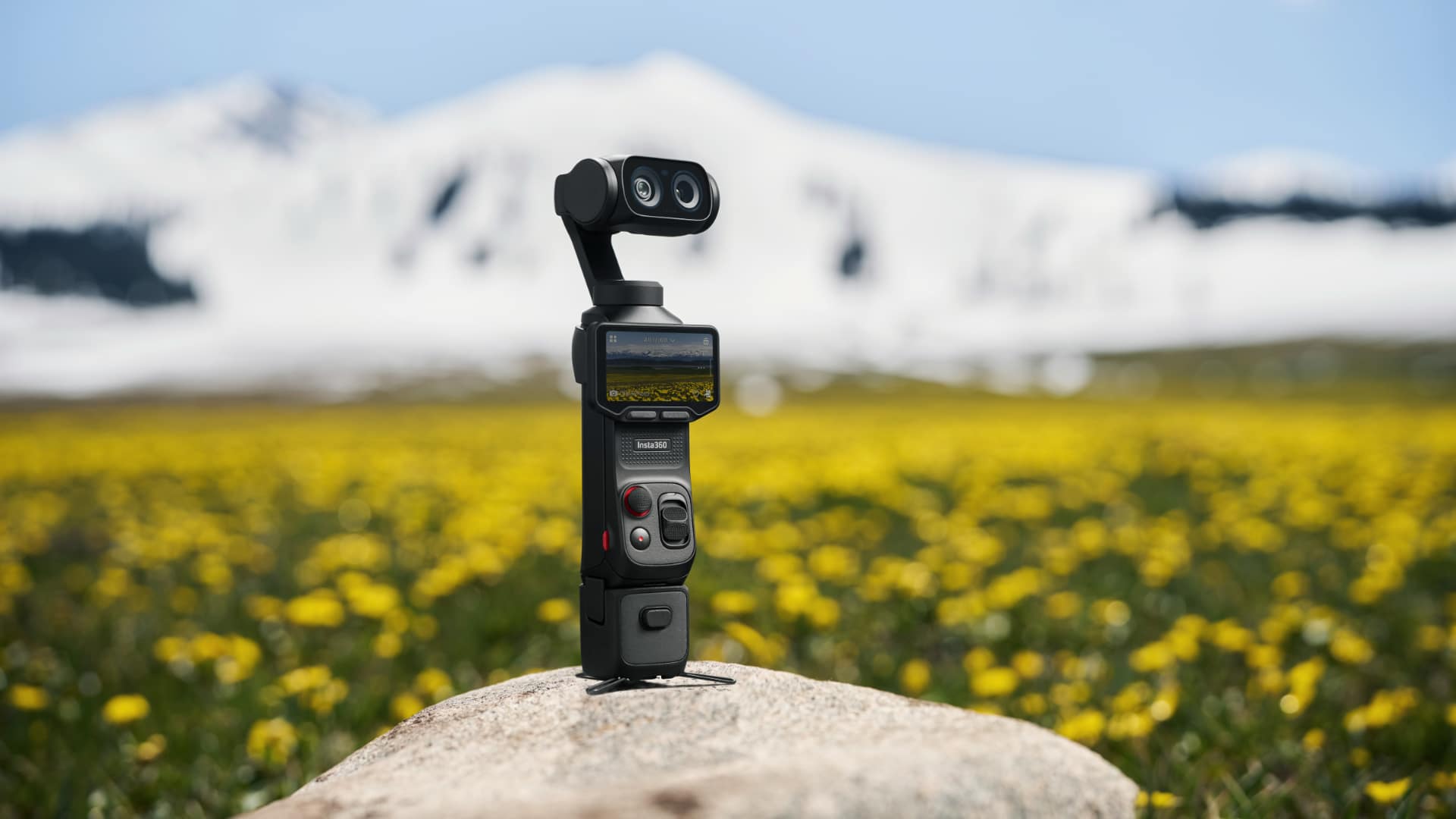The highly-anticipated Insta360 Luna Ultra was released earlier this week